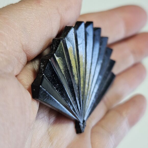 Vintage Black Plastic Fan Pin Brooch - Picture 3 of 9